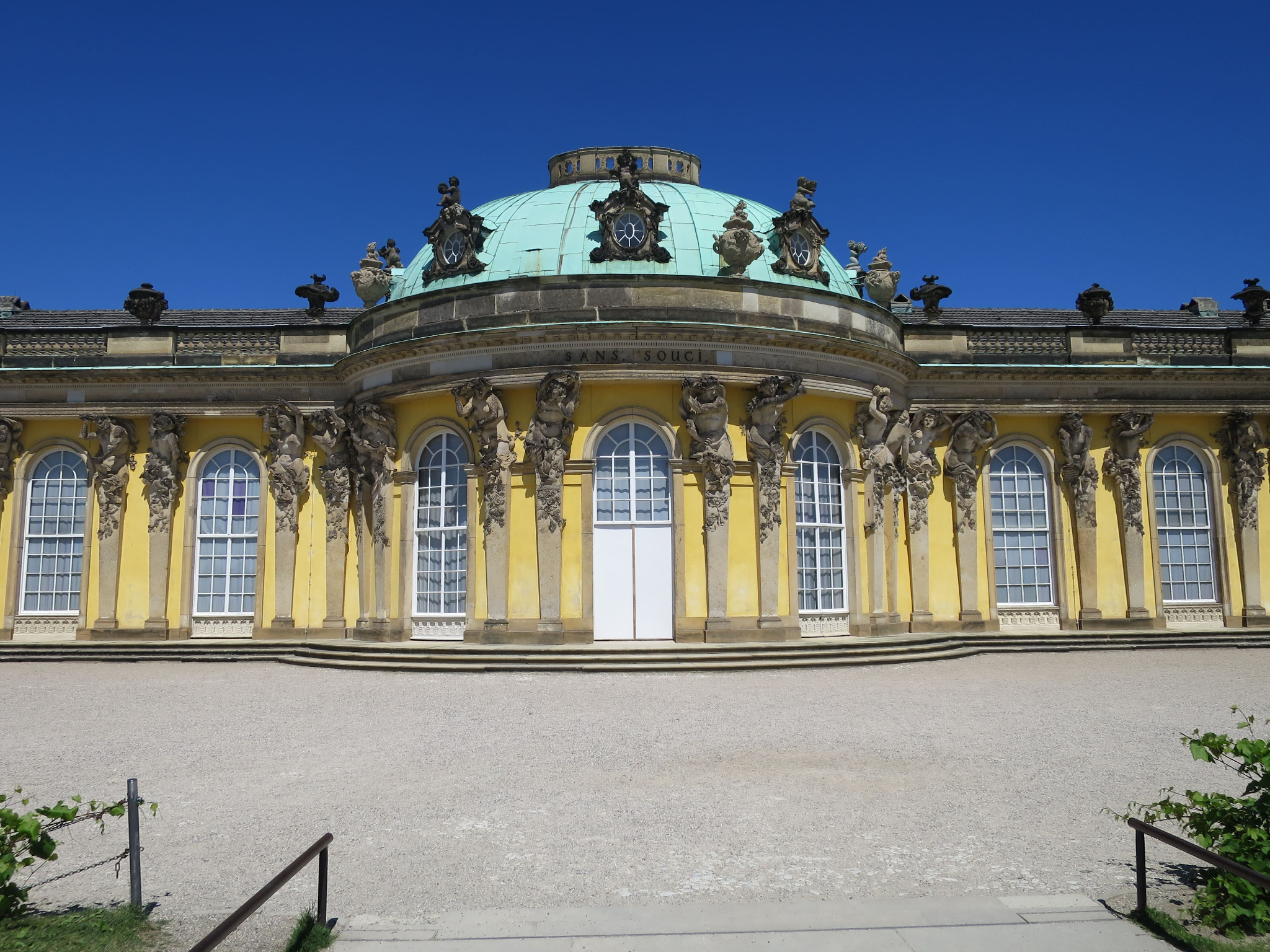Schloßpark 18